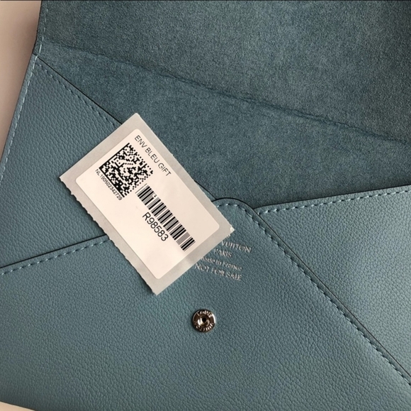 Authentic Louis Vuitton leather envelope - Picture 4 of 6